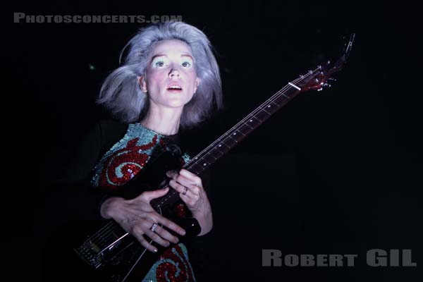 ST VINCENT - 2014-10-31 - PARIS - Grande Halle de La Villette - 